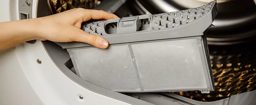 Signs Of A Clogged Dryer Lint Trap in Saginaw, Michigan